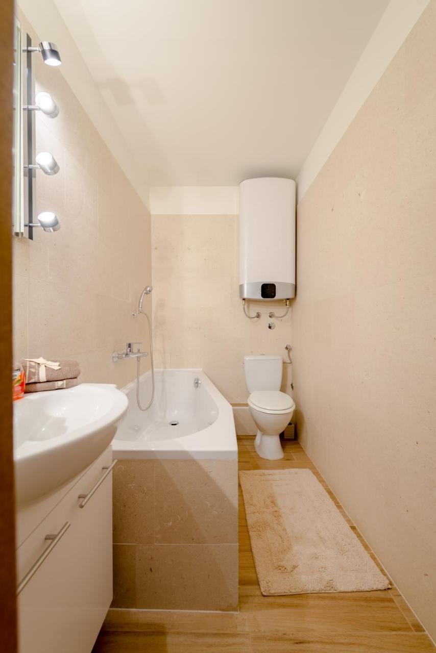 Lct Alberti Palace Apartment Split Extérieur photo